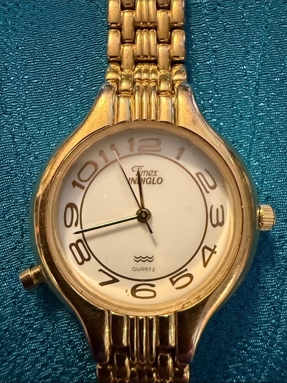 Timex Indiglo Women’s Gold Tone Bracelet Watch new battery